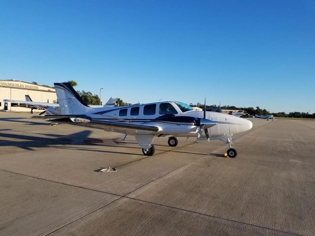 Beechcraft Baron (58) (N81HC)