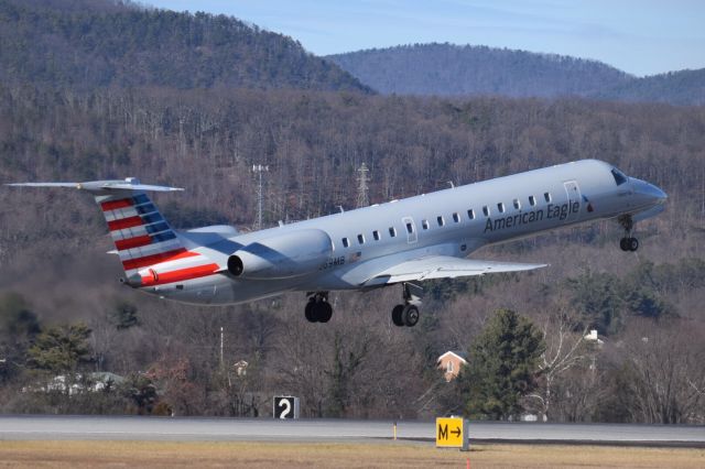 Embraer ERJ-145 (N669MB)