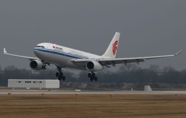 Airbus A330-200 (B-6505)