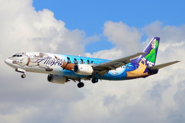 BOEING 737-400 (N705AS)