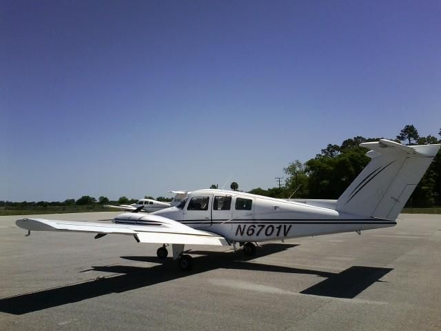 Beechcraft Duchess (N6701V)