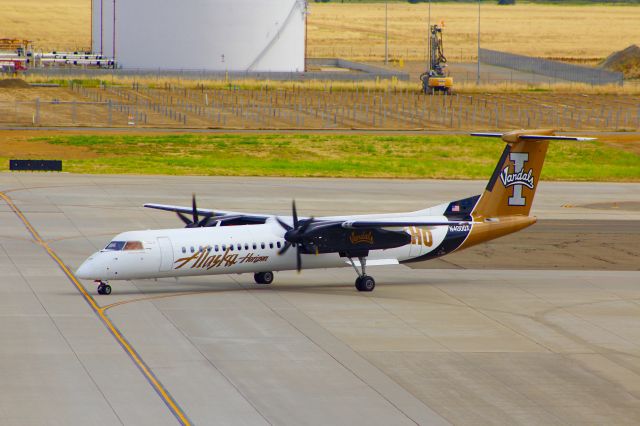 de Havilland Dash 8-400 (N400QX) - An Alaska Q400 arrives after a short flight from KSJC