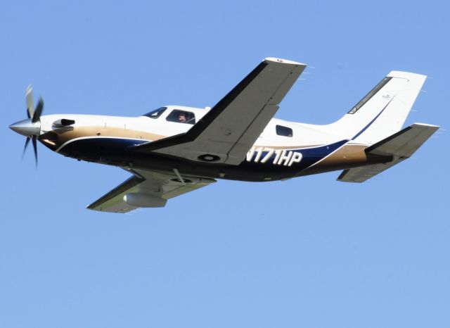 Socata TBM-700 (N701CN) - Piper Malibu Meridian departs runway three-zero, Merced Regional Airport (KMCE)