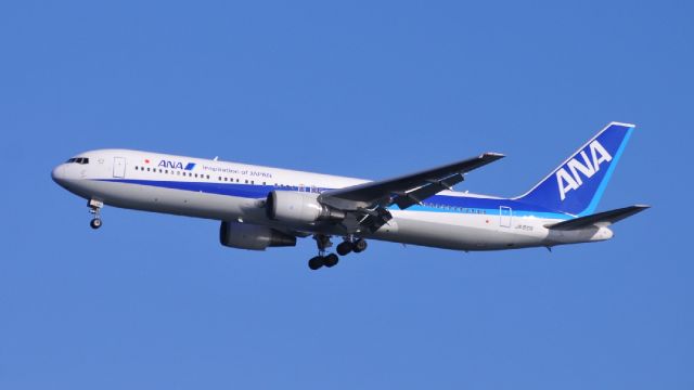 BOEING 767-300 (JA610A)