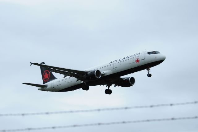 Airbus A320 (C-FLKX)