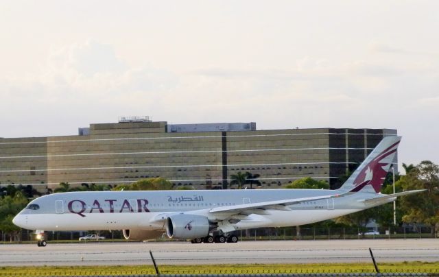 Airbus A350-900 (A7-ALG)