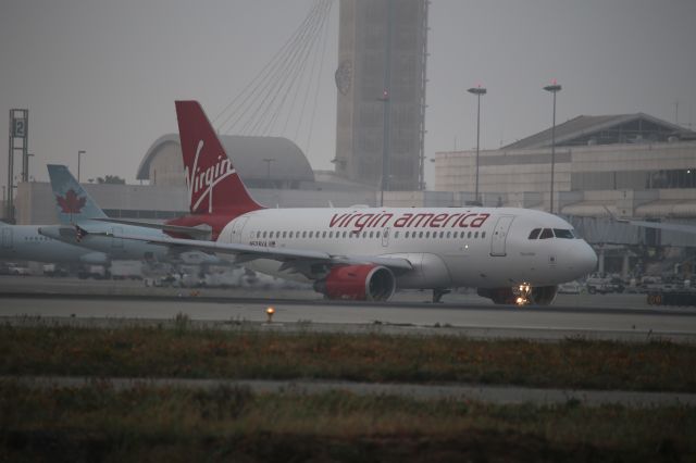 Airbus A319 (N528VA)