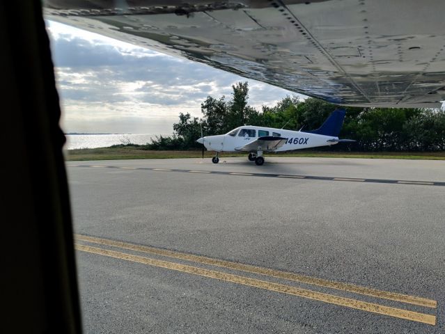 Beechcraft Bonanza (33) (N460X) - Piper PA-28-161 ð¤·‍♀️