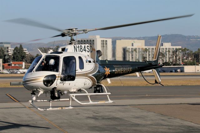 Eurocopter AS-350 AStar (N184SD) - OC Sheriff AS350 B2 AStar returning to John Wayne after a short flight.  