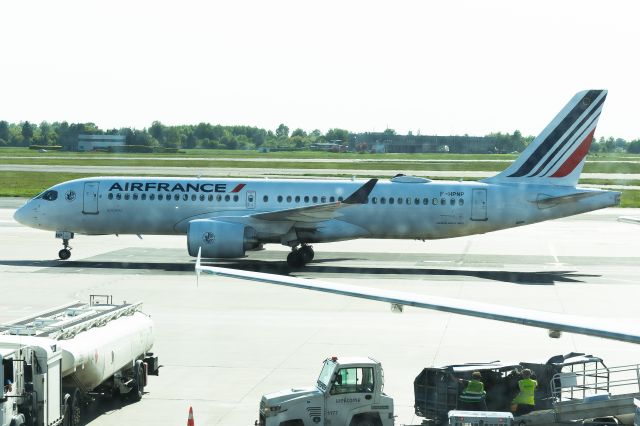 Airbus A220-300 (F-HPNP) - EPWA/WAW Spotting