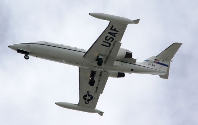 N40142 — - First time I've every seen a USAF Lear-35 coming in. Military designation is the C-21.