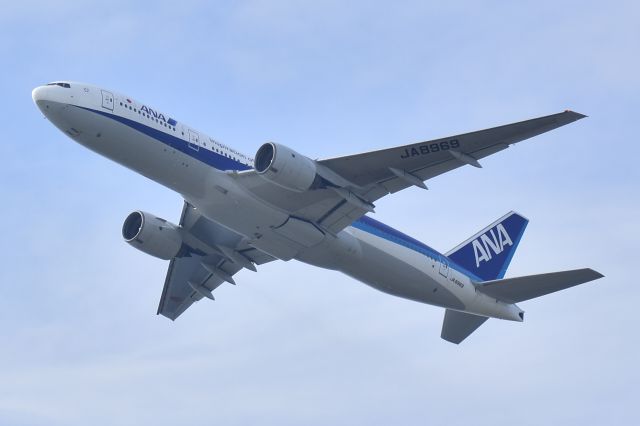 Boeing 777-200 (JA8969)