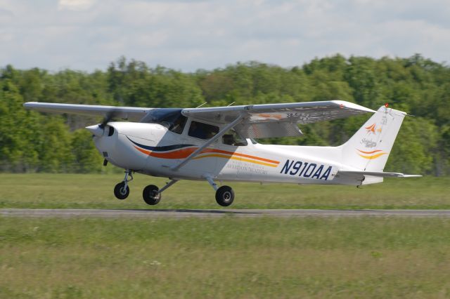 Cessna Skyhawk (N910AA)