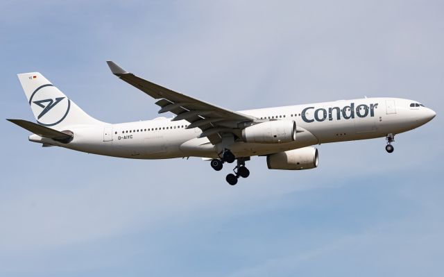 Airbus A330-200 (D-AIYC)
