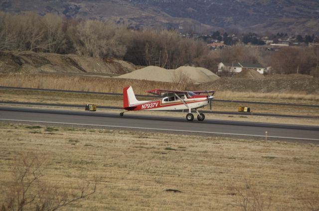 Cessna Skywagon 180 (N7937V)