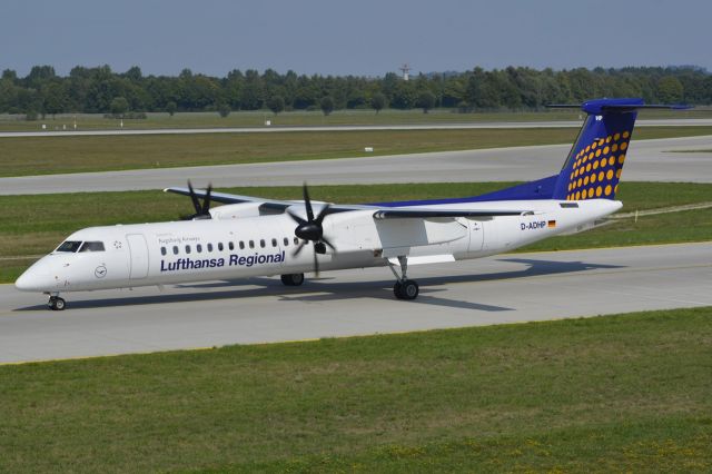 de Havilland Dash 8-400 (D-ADHP)