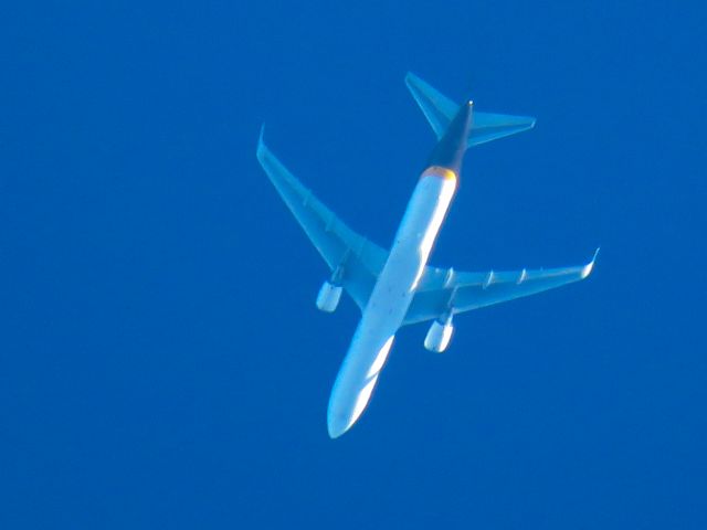 BOEING 767-300 (N354UP)