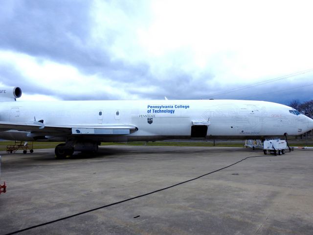 BOEING 727-200 (N465FE)