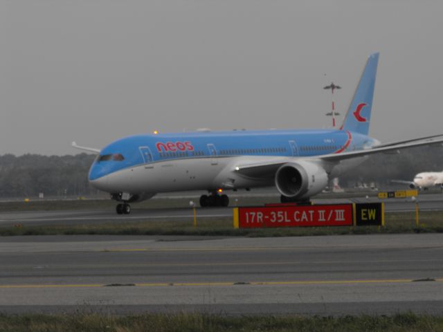 BOEING 767-300 (EI-NEW)