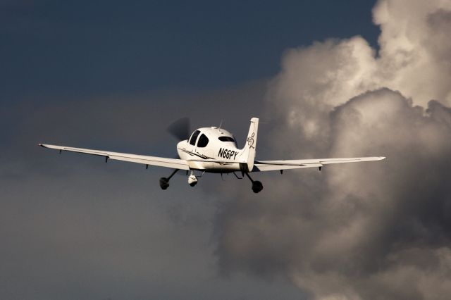 Cirrus SR-22 (N66PY)