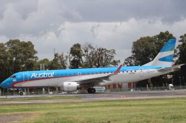 Embraer ERJ-190 (LV-CEU)