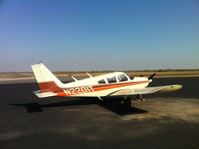 Piper Cherokee (N2201T)