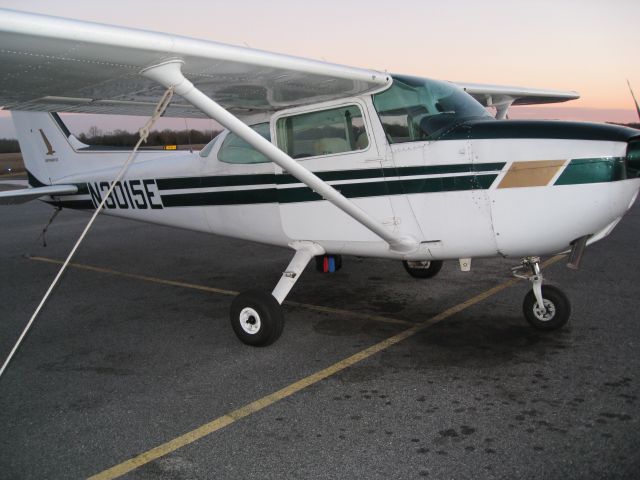 Cessna Skyhawk (N3015E)