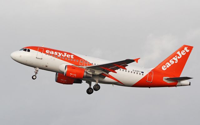 Airbus A319 (G-EZFY) - easyjet a319-111 g-ezfy training at shannon 27/11/18.