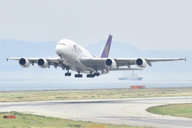 Airbus A380-800 (HS-TUE)