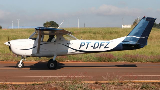Cessna Commuter (PT-DFZ)