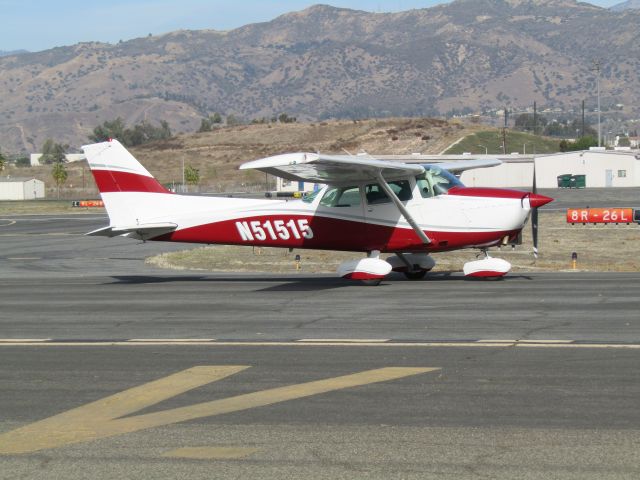 Cessna Skyhawk (N51515) - Taxiing to RWY 26L