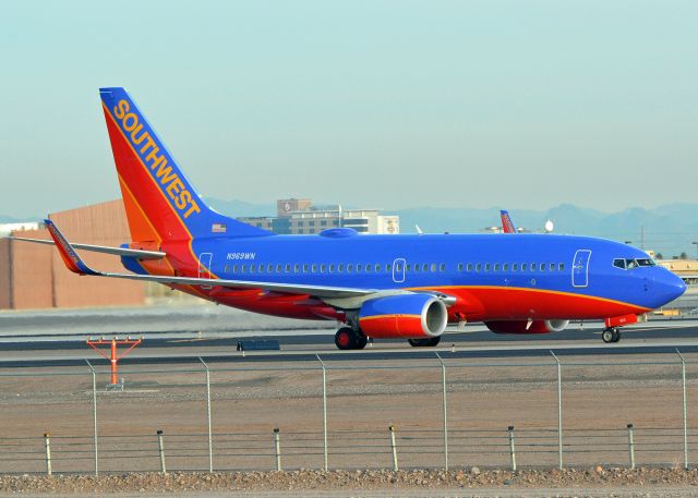 Boeing 737-700 (N969WN)