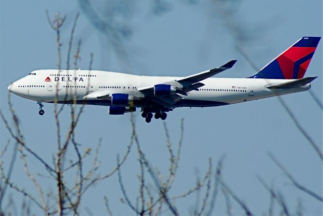 Boeing 747-200 (N673US)