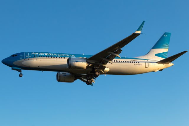 Boeing 737 MAX 8 (LV-HKV)