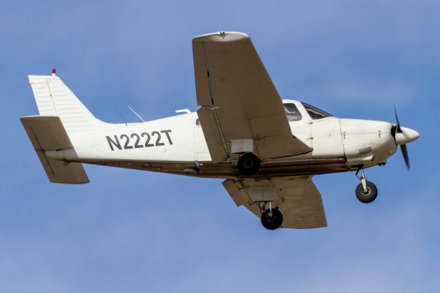 Piper Cherokee (N2222T)