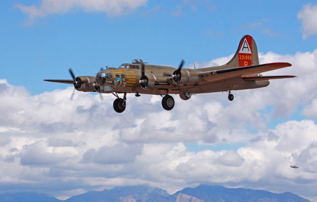 Boeing B-17 Flying Fortress (N93012) - Marana