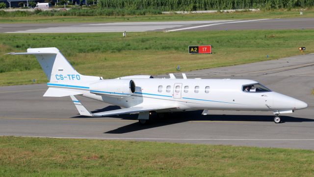 Learjet 40 (CS-TFO)