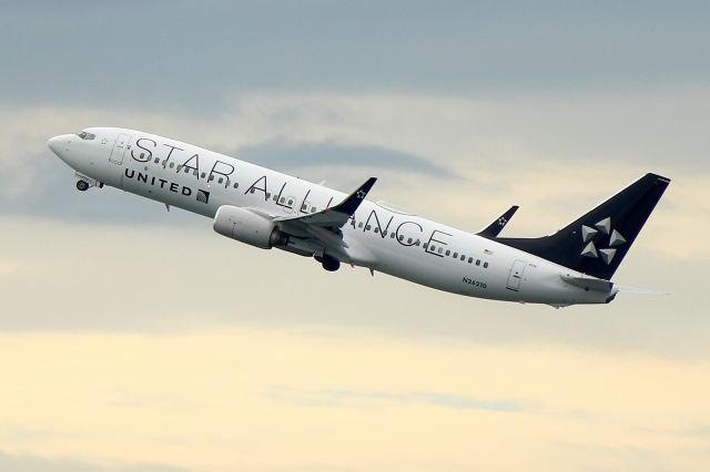 Airbus A320 (N26210) - United 339 heading out to Denver