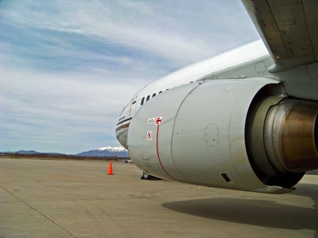 BOEING 737-400 (C-FLEJ)