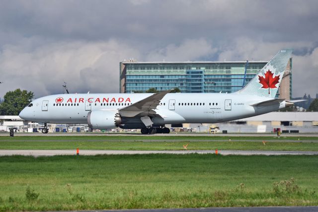 Boeing 787-8 (C-GHPU)