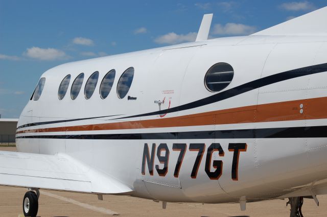 Beechcraft Super King Air 200 (N977GT)