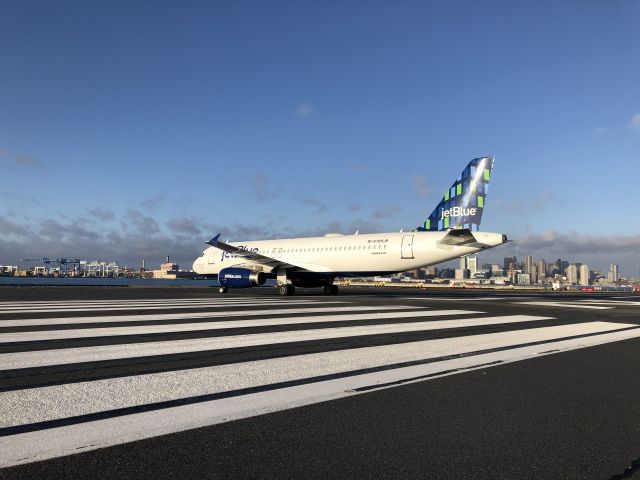 Airbus A320 (N789JB)