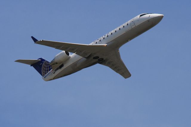 Canadair Regional Jet CRJ-200 (N835AS) - Leaving Montreal-Trudeau for Washington Dulles