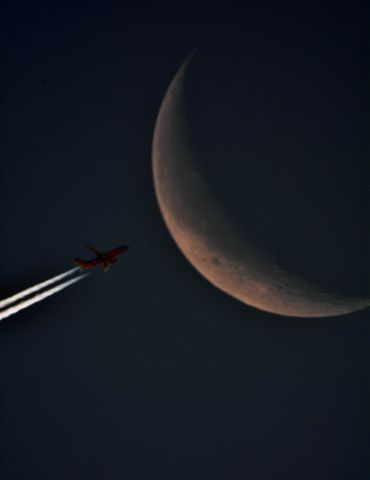 Boeing 737-700 — - SWA-1114 PHI to CHI south of CLE 30,000 ft.