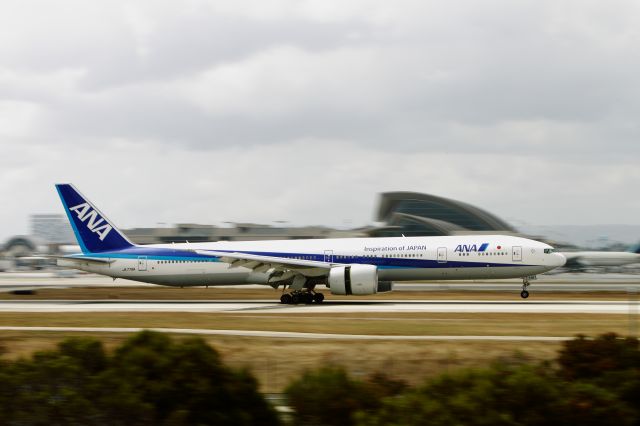 Boeing 777-200 (JA778A)