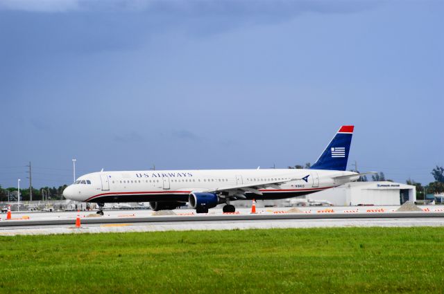 Airbus A321 (N184US)