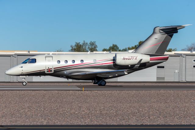 Embraer Legacy 450 (N407FX)