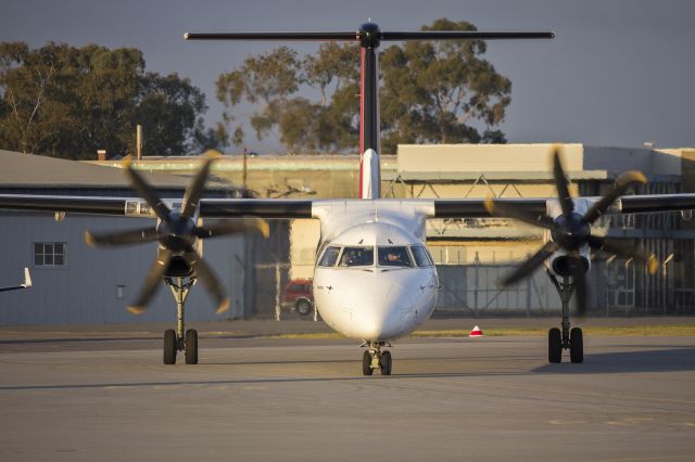 de Havilland Dash 8-400 (VH-QOA) - QantasLink (VH-QOA) Bombardier DHC-8-402Q taxiing at Wagga Wagga Airport.