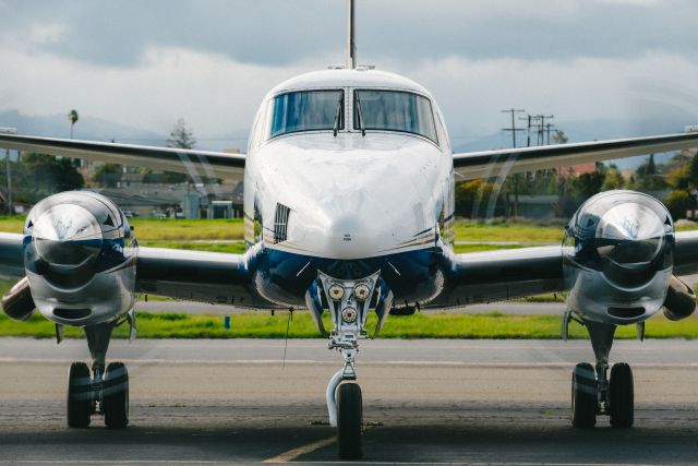 Beechcraft King Air 100 (N747EM)