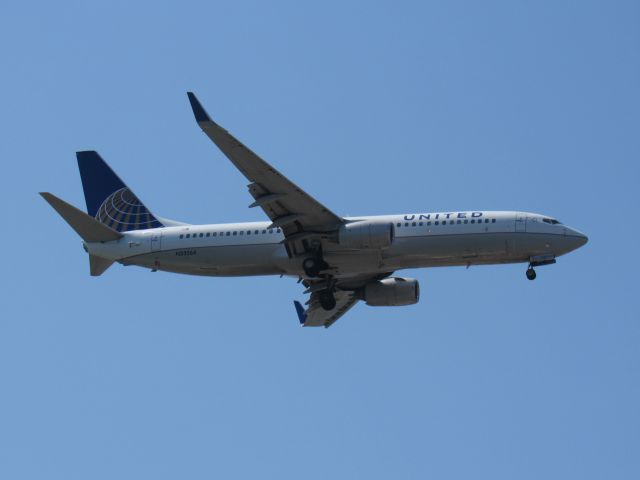 Boeing 737-800 (N33264)